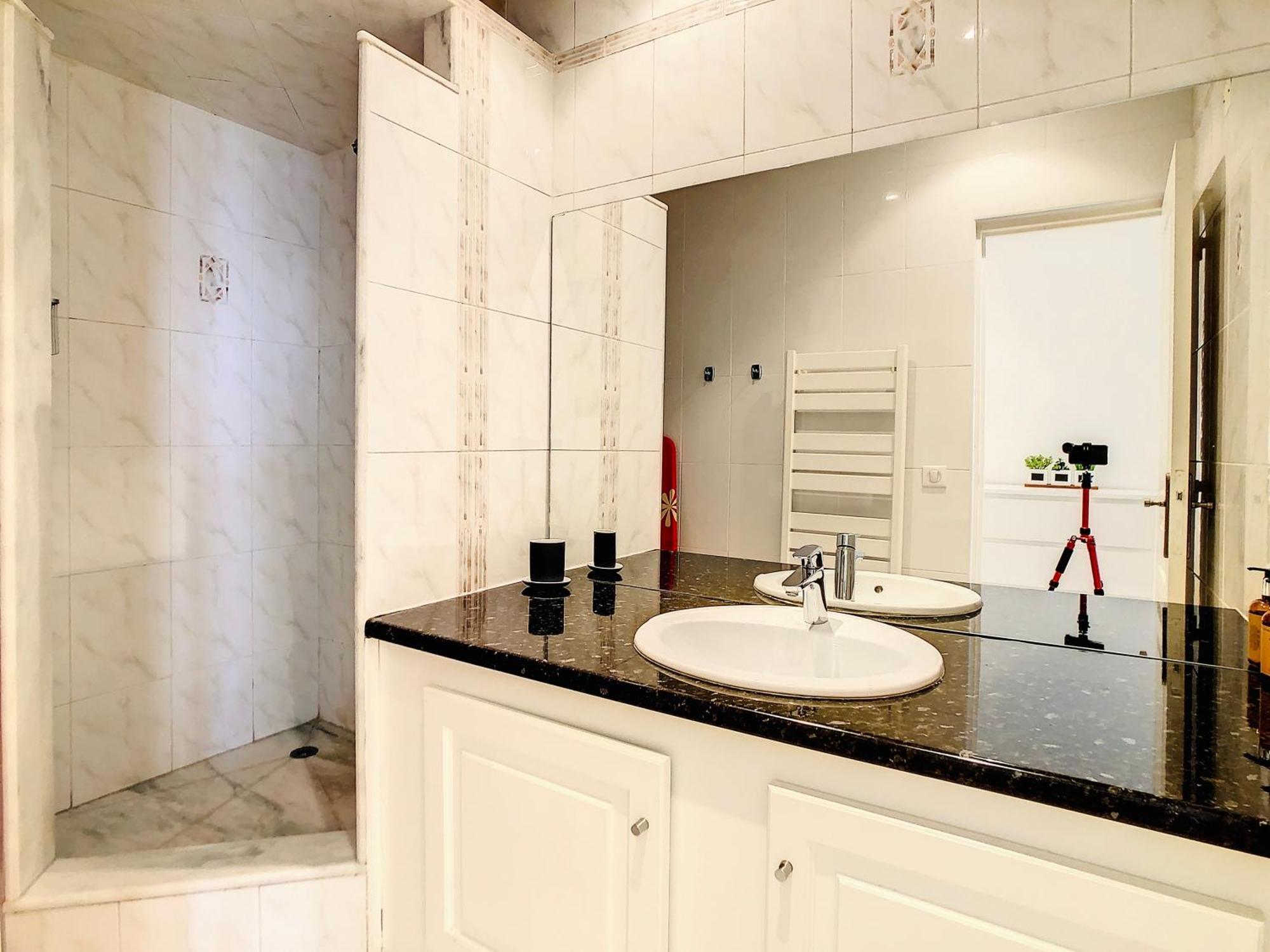 1 Bedroom Flat With Balcony Cannes Center Croisette 6Ppl Exterior photo